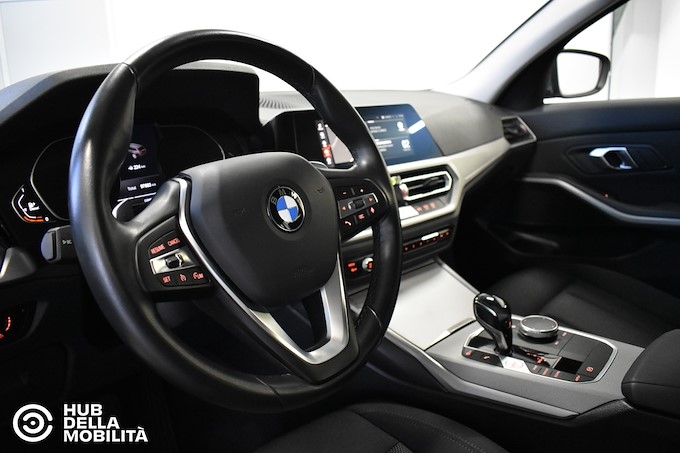 BMW 320d 48V xDrive Touring Business Advantage